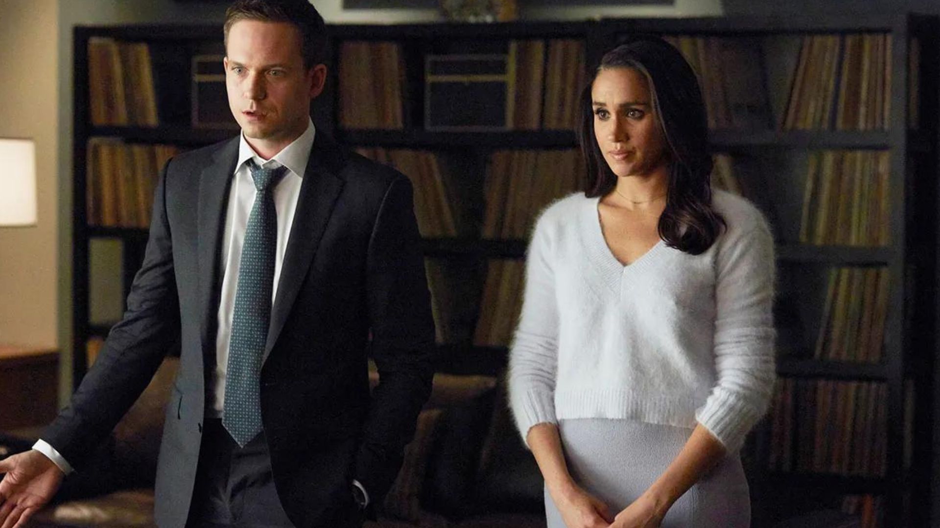 Mike and Rachel in Suits (Image: USA Network)