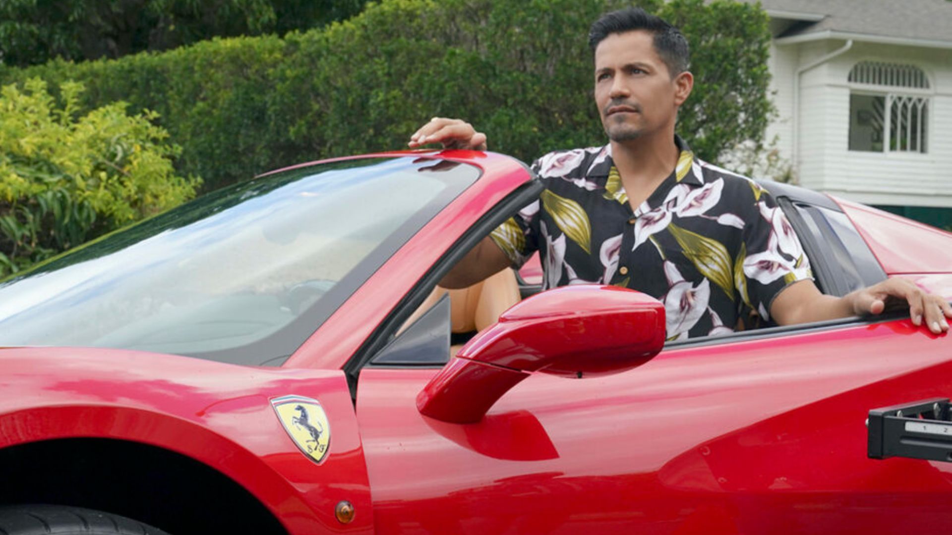 Jay Hernandez as Thomas Magnum in Magnum P.I. (Image via NBC)