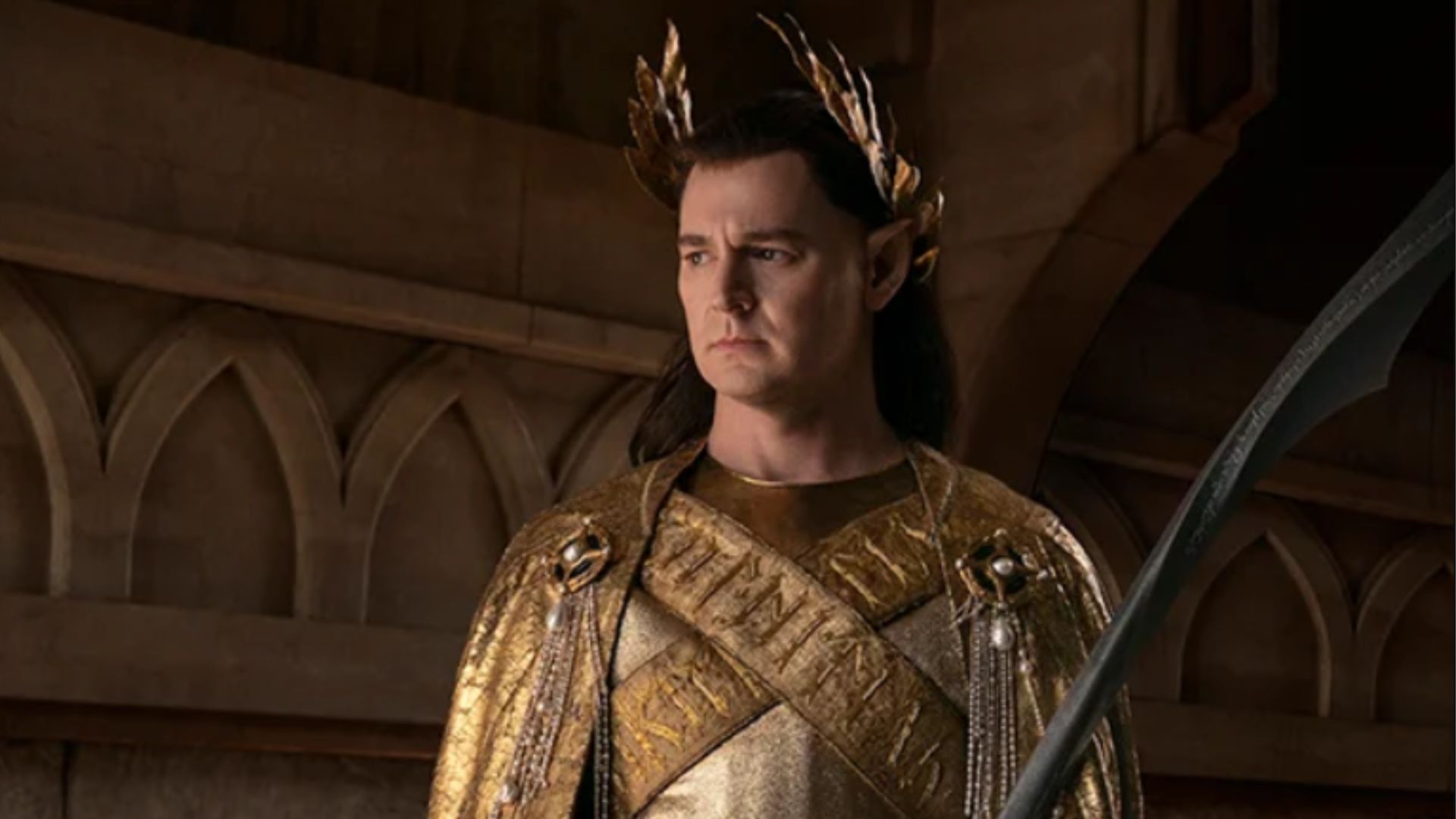 Benjamin Walker as Gil-Gildad in Lord of the Rings: The Rings of Power | Image Source: Prime Video