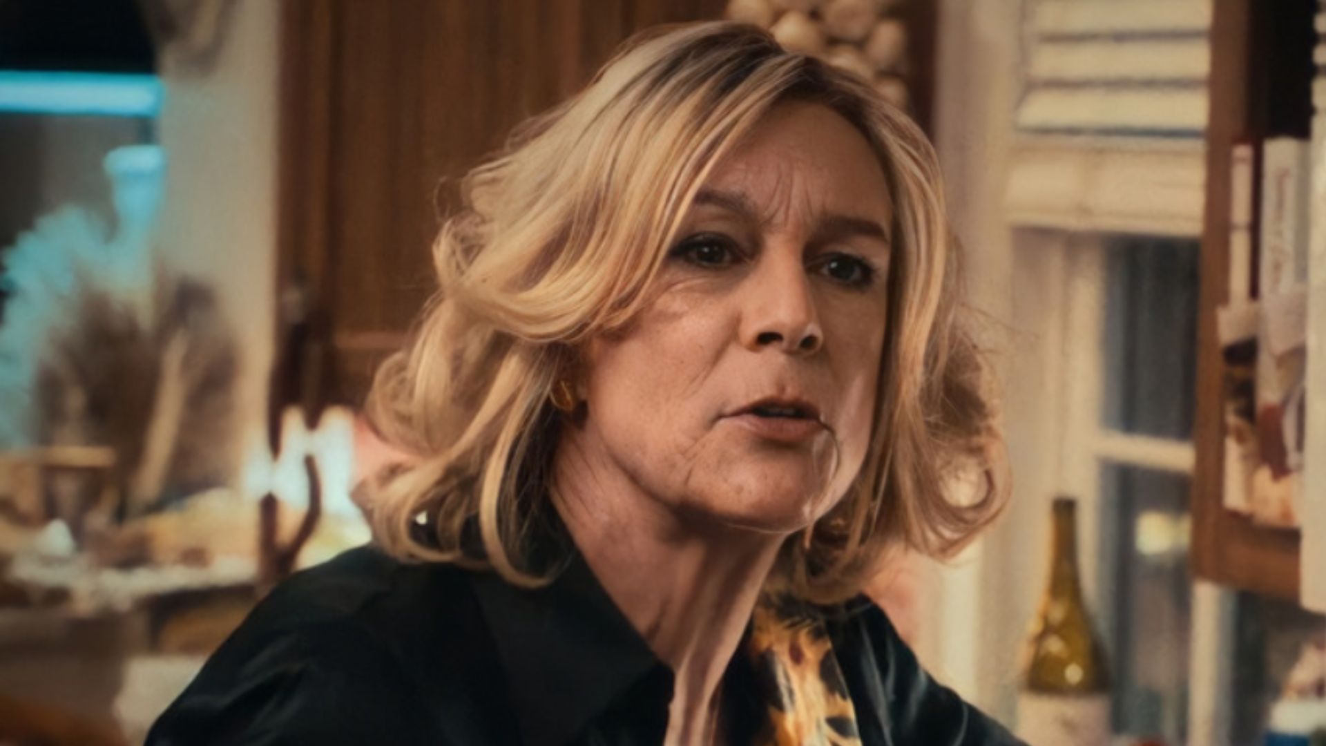 Jamie Lee Curtis as Carmy &amp; Sugar&#039;s mother, Donna Berzatto in The Bear | Image Source: Hulu