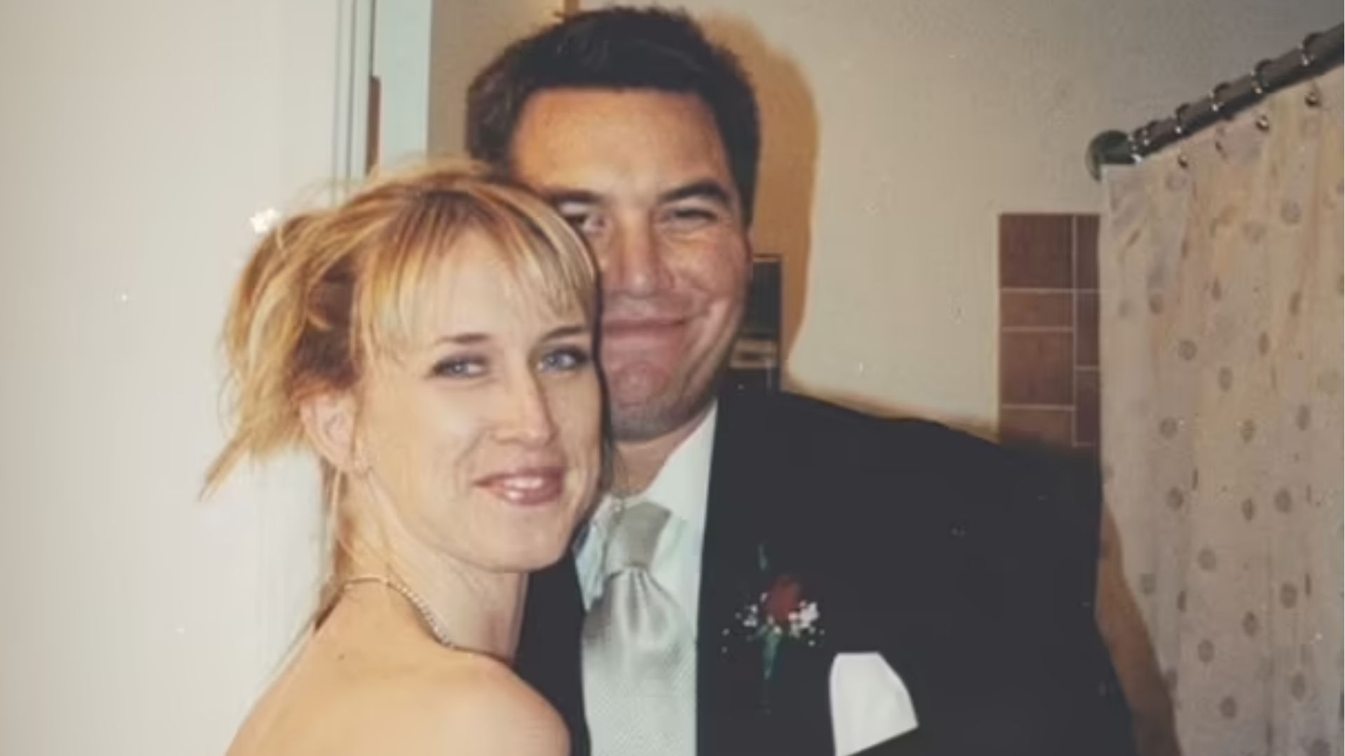 Scott Peterson and his girlfriend (Image Source: Netflix)