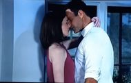 Drew and Willow kiss on General Hospital (courtesy ABC)