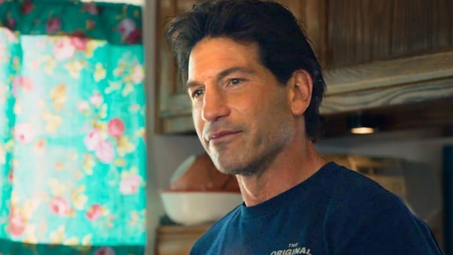 Jon Bernthal as Carmy&#039;s brother (Image Source: FX on Hulu)