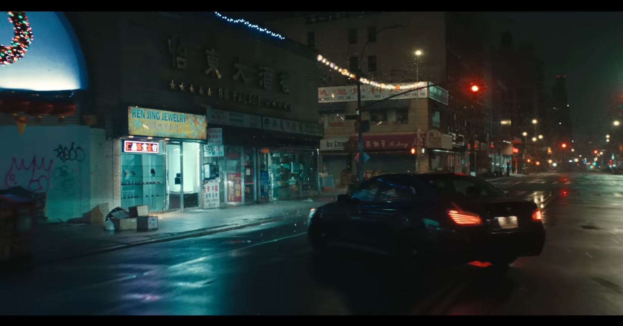 Car chases in the neighbourhoods of China Town, New York | Image source: Apple TV+