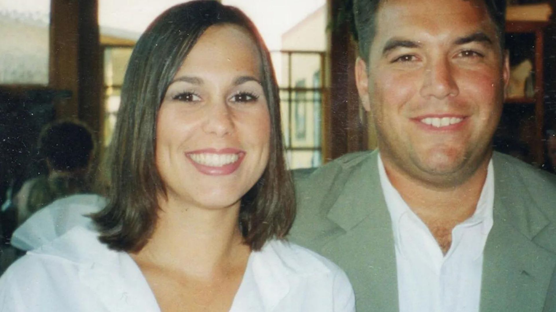 Laci and her husband, Scott Peterson (Image Source: Netflix)