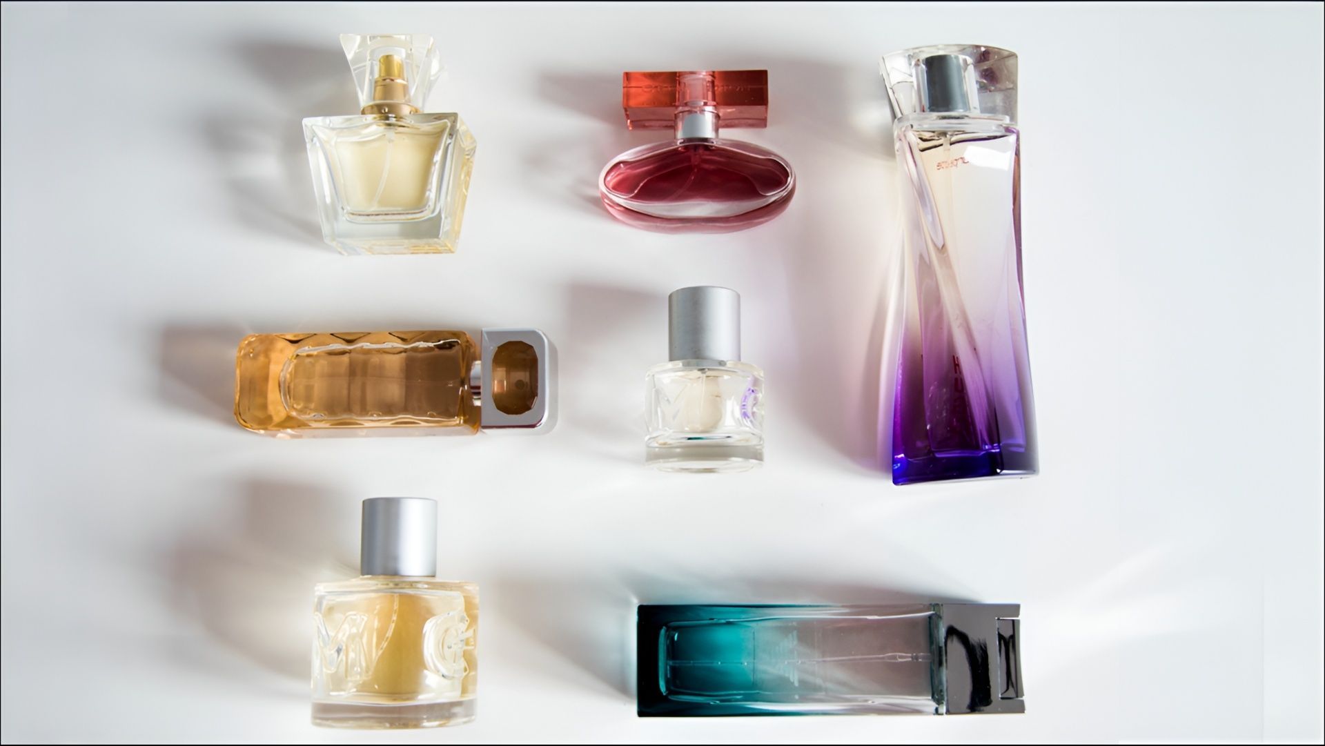 Dior and Chanel are some of the most popular mens perfume brands (Image via @Tookapic/Pixabay)