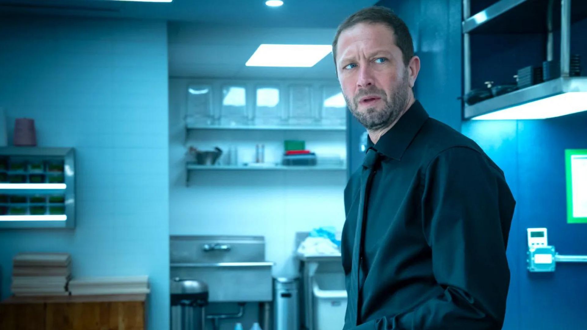 Ebon Moss-Bachrach as Richie (Image Source: FX on Hulu)