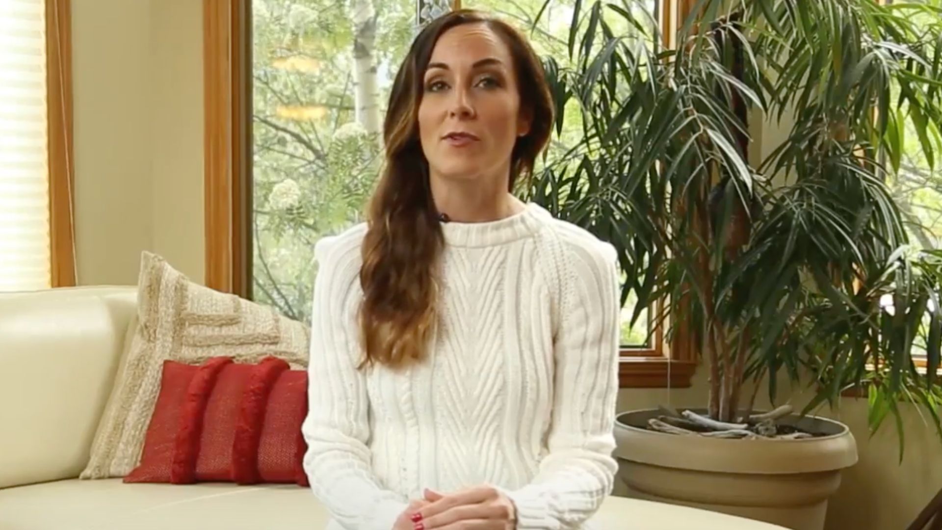 Amanda Lindhout in an interview with Calgary Herald | Image Source: YouTube @calgaryherald