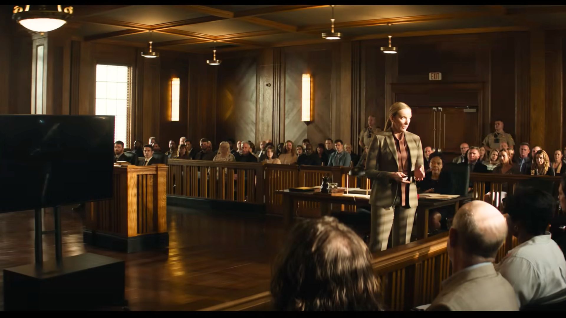 Juror in a big murder trial (Image Source - Warner Bros Pictures)