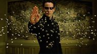 Keanu Reeves in The Matrix, a generational hit that changed stories and visuals in Hollywood forever | Image Source: Warner Bros