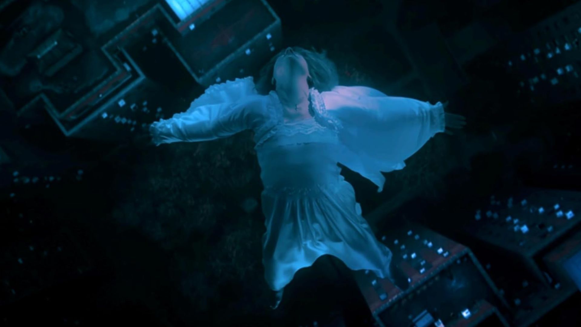 Linda being abducted (Image via Netflix)