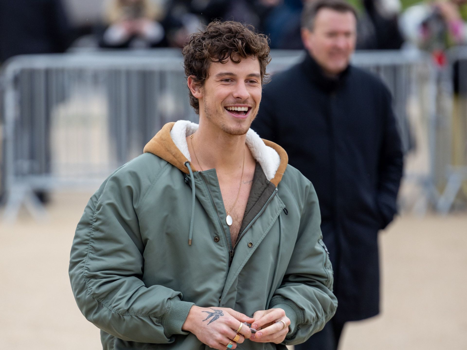 Loewe : Outside - Paris Fashion Week - Womenswear Fall/Winter 2024-2025 - Source: Getty