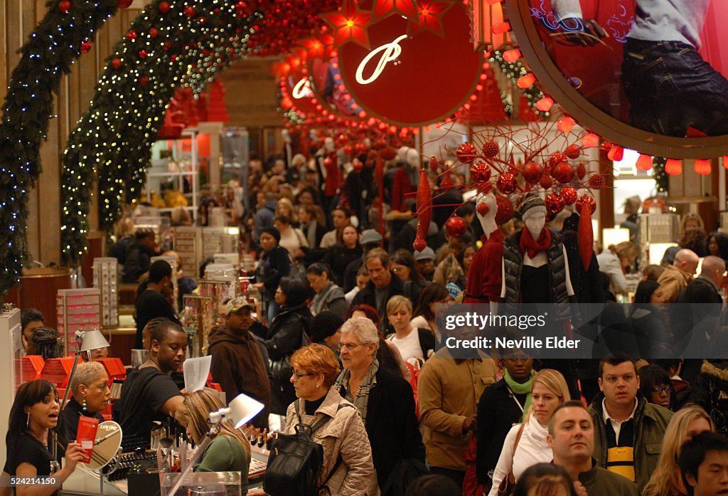 Black Friday in New York (Image via Getty)