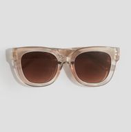50% off on sunglasses (Image via H&M)