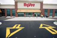 Hy-Vee grocery store (Image via Getty)