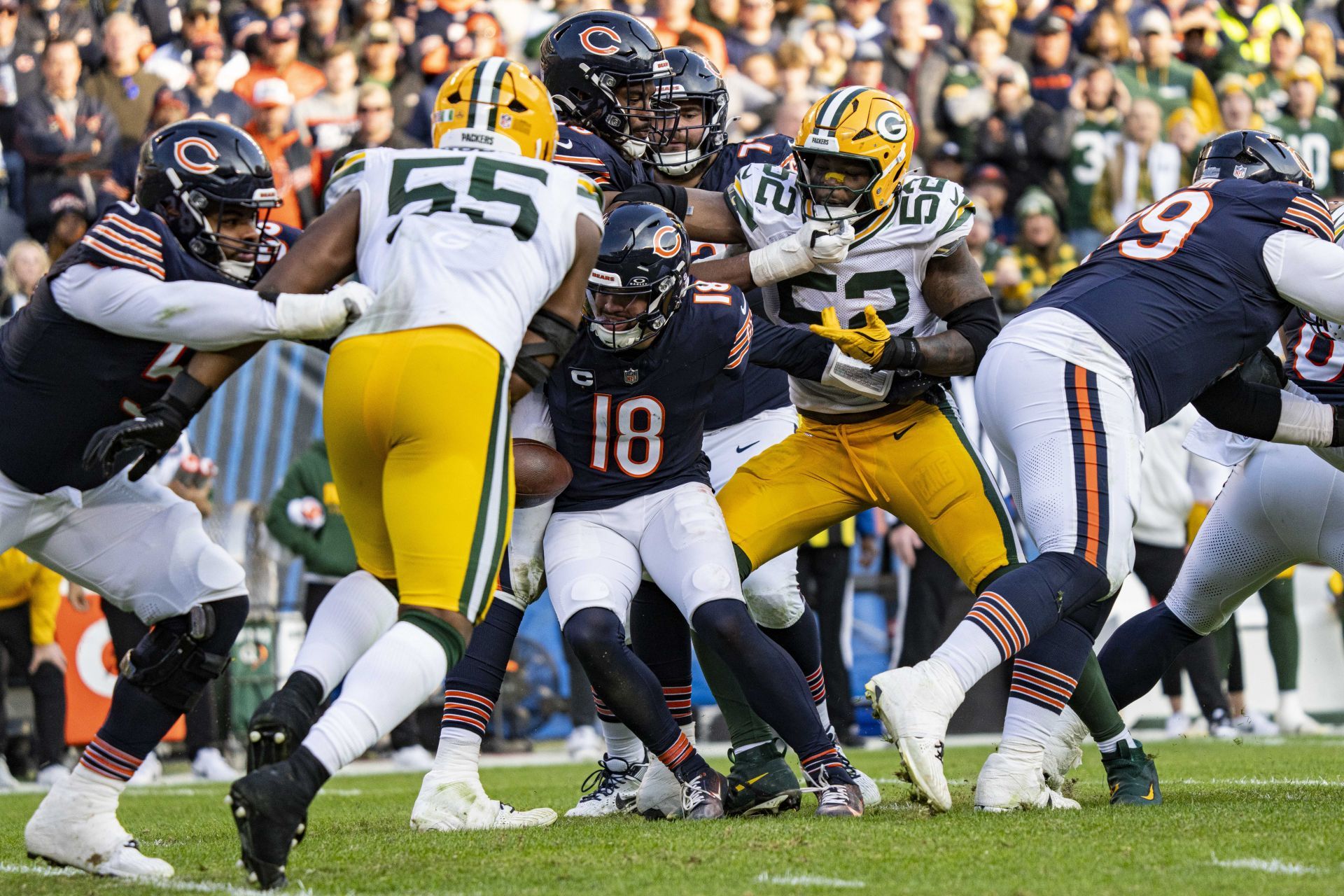 NFL: NOV 17 Packers at Bears - Source: Getty