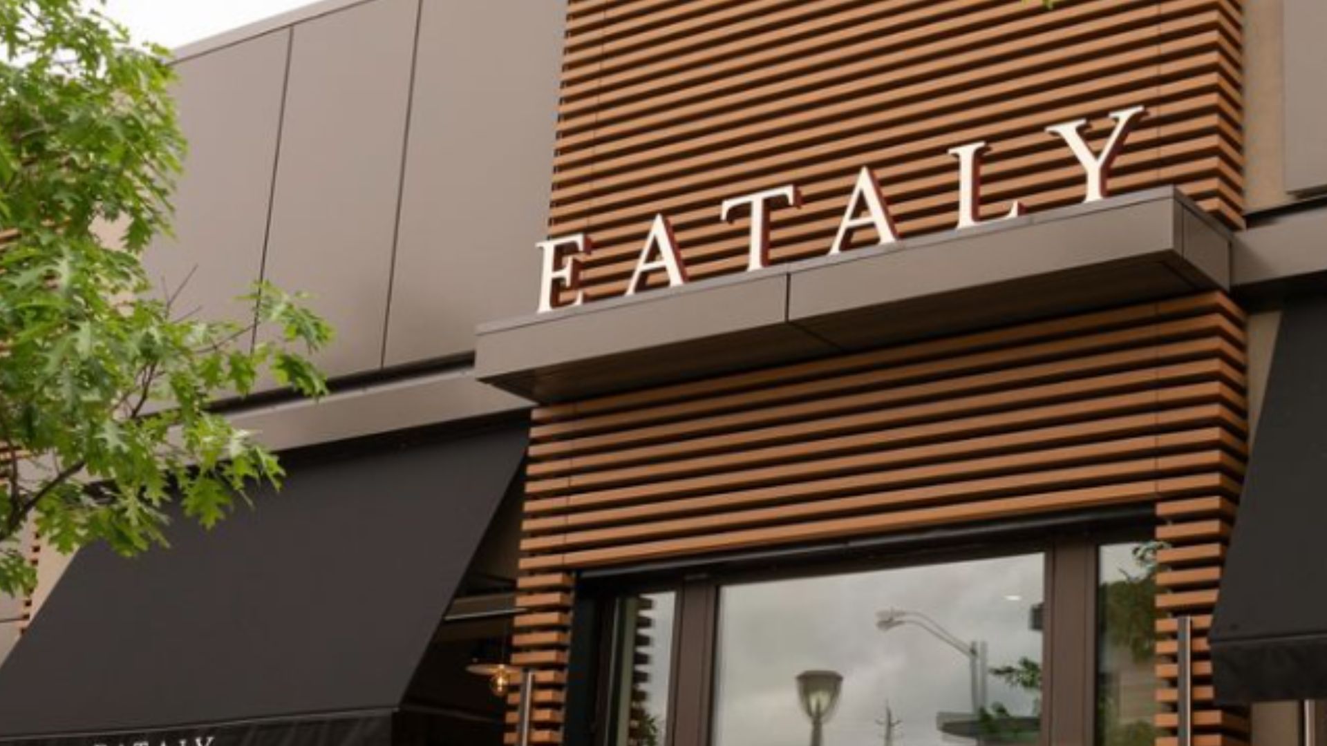 Eataly (Image via Instagram)