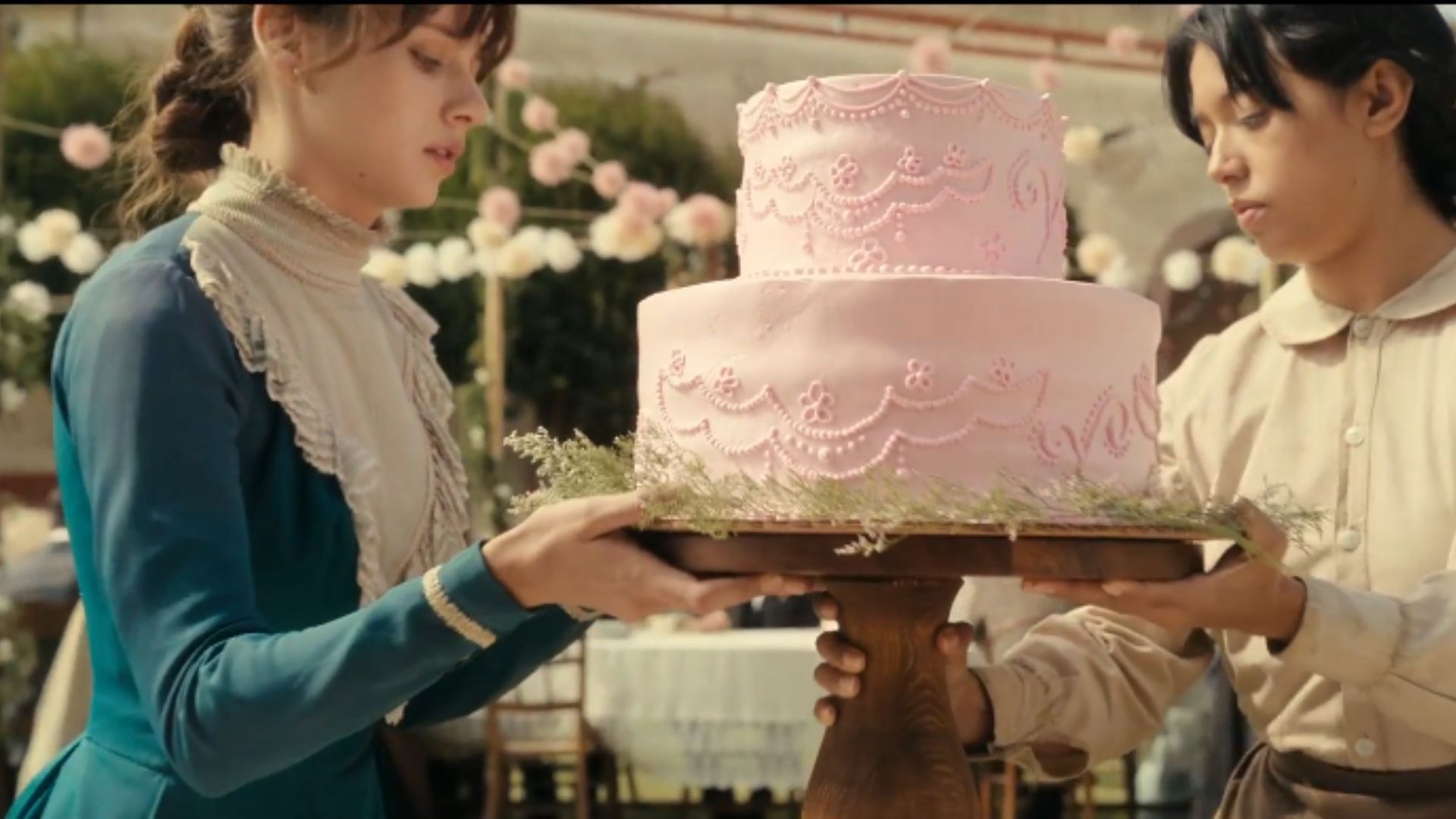 Tita presented the wedding cake (Image Source: HBO Max)