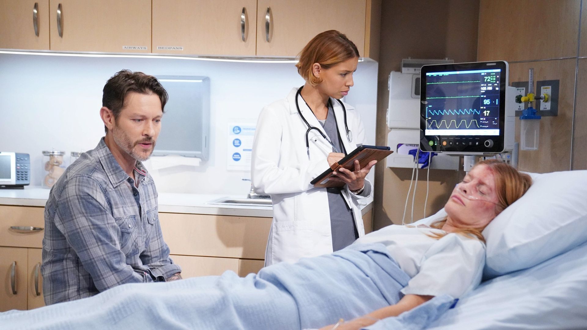 Daniel and Elena in Phyllis&#039; hospital room on Y&amp;R | Image Source: JPI