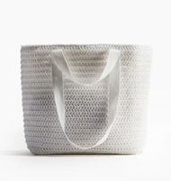 43% off on straw shopper bag (Image via H&M)