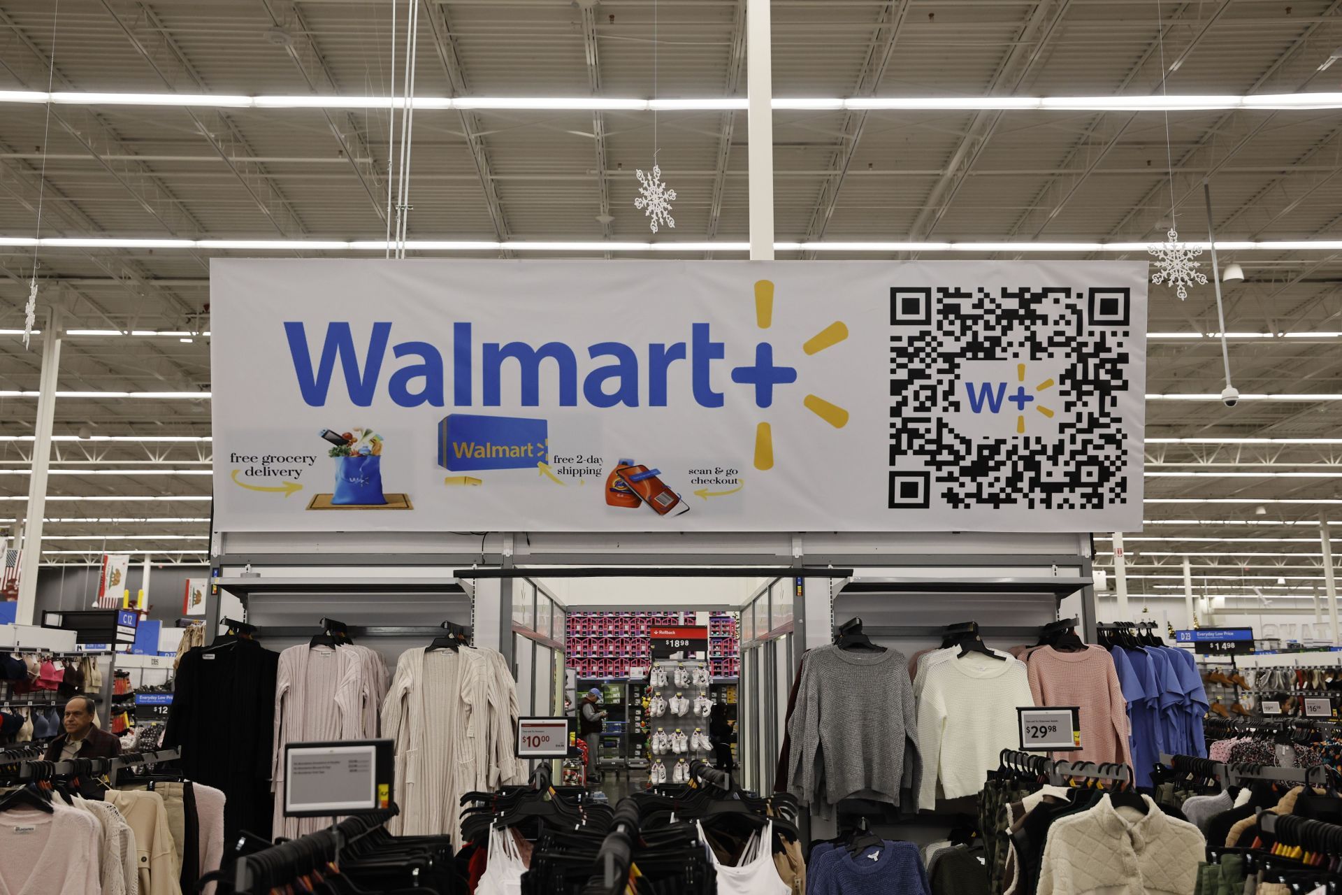 Shoppers at Walmart - Source: Getty