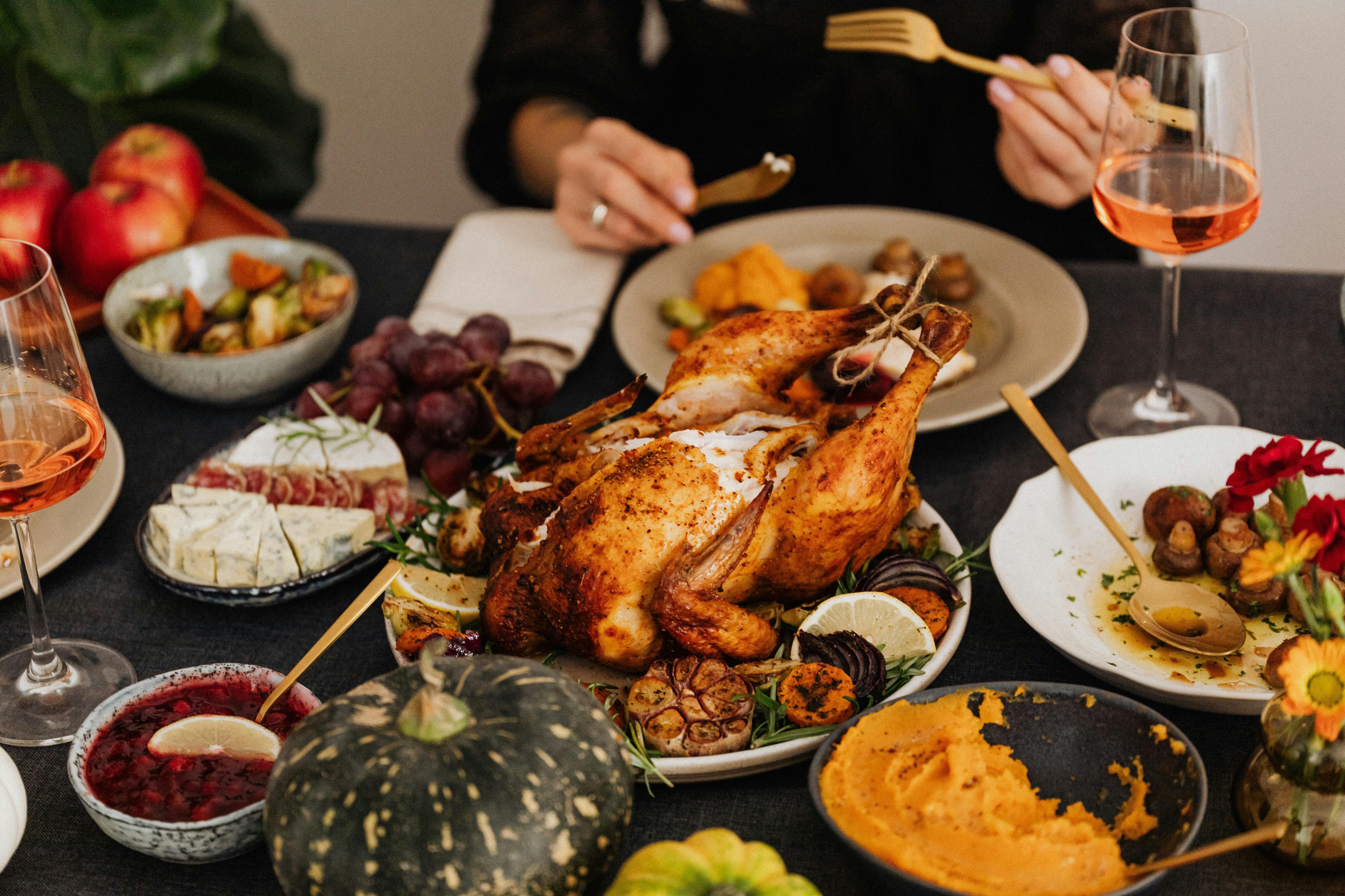 Roasted Turkey on White Ceramic Plate (Image via Pexels)