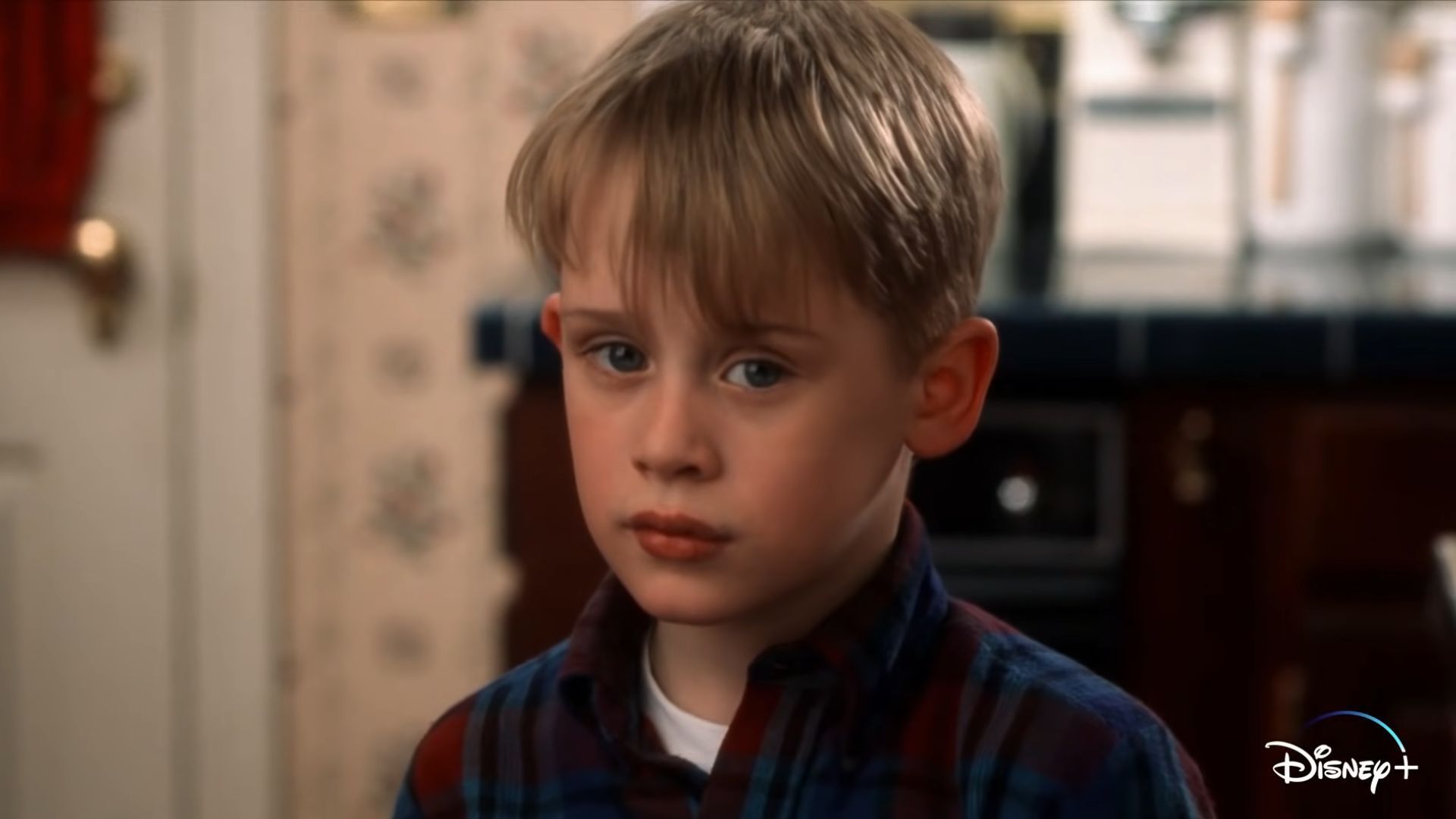 Macaulay Culkin as a child star in Home Alone (Image via YouTube/Disney+)