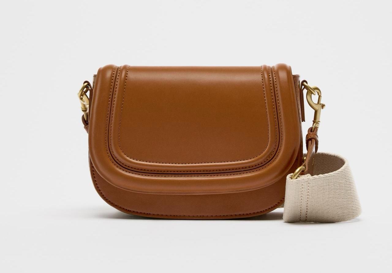 Zara customizable crossbody bag (Image via Zara)