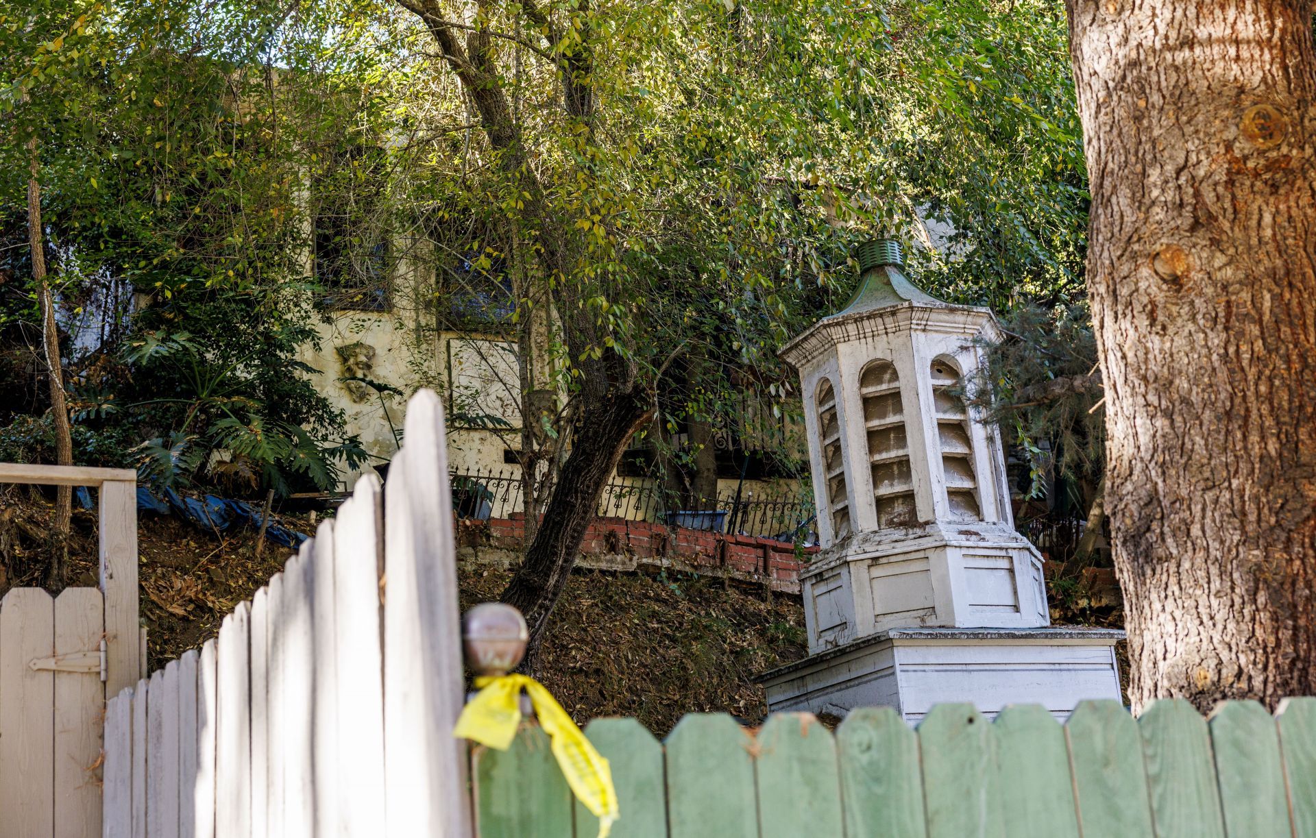 Fatal fire in Hollywood Hills, CA. - Source: Getty