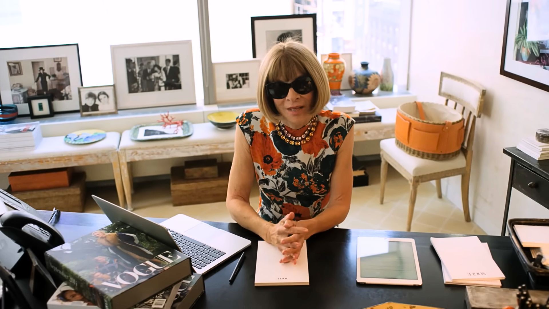 Anna Wintour (Image via YouTube/@vogue)