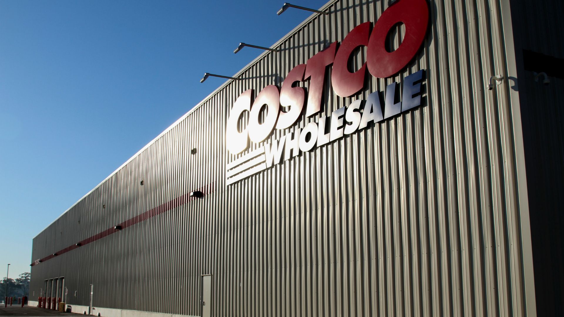 Costco Wholesale store (Image via Unsplash / Marcus Reubenstein)