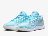 Nike x KD17 "Christmas" (Image via Nike)