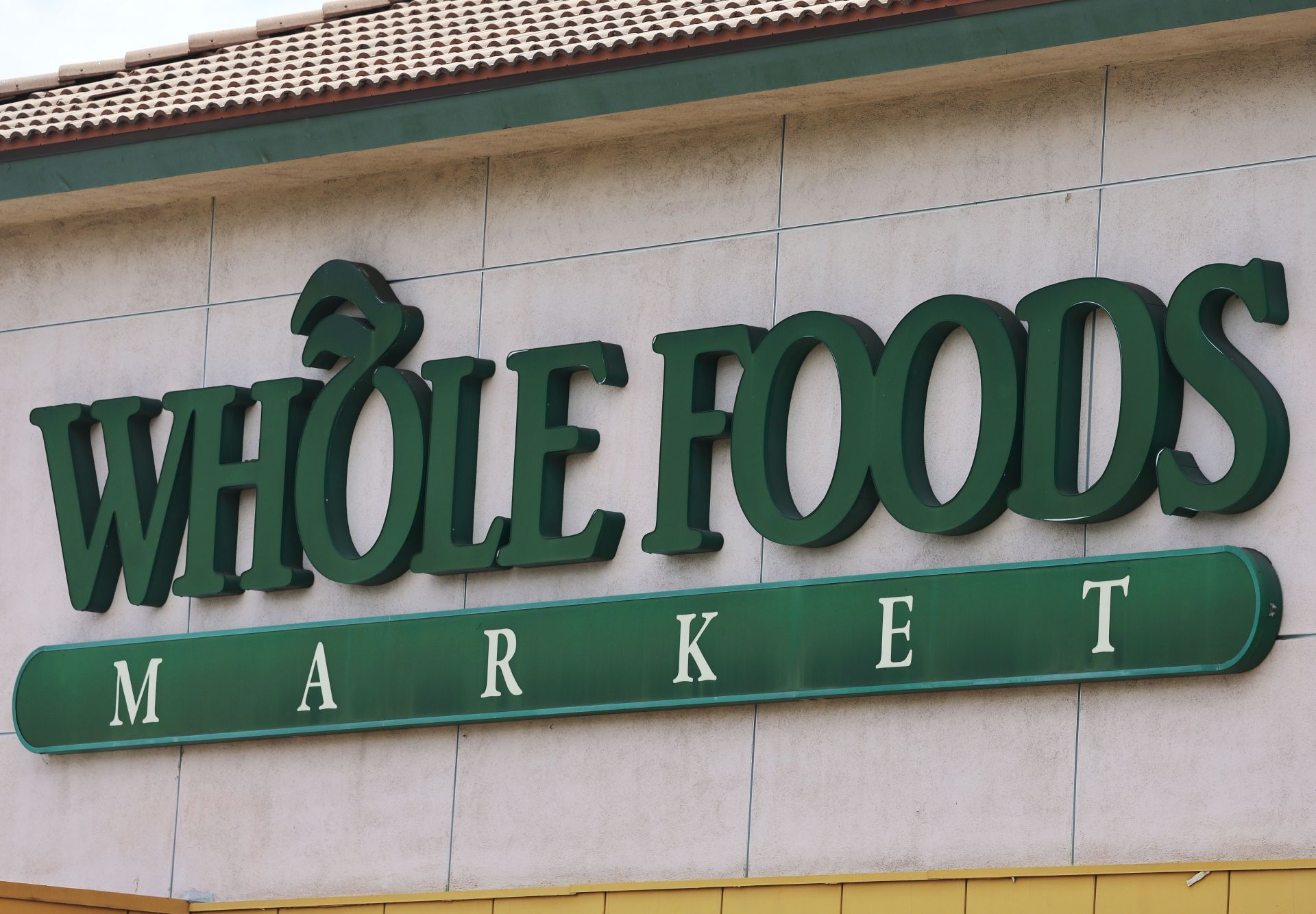 Whole Foods (Image via Getty)