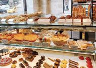 The display fridge counter at Maison Kayser (Image via Instagram/@maisonkayserusa)