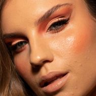 The Glowy Dewy Look (Image via Unsplash/ Charlie Octavia)