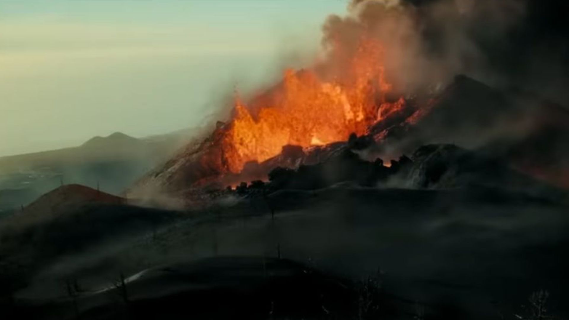 In the series Cumbre Vieja is the volcano that erupts | Image Source: Fantefilm