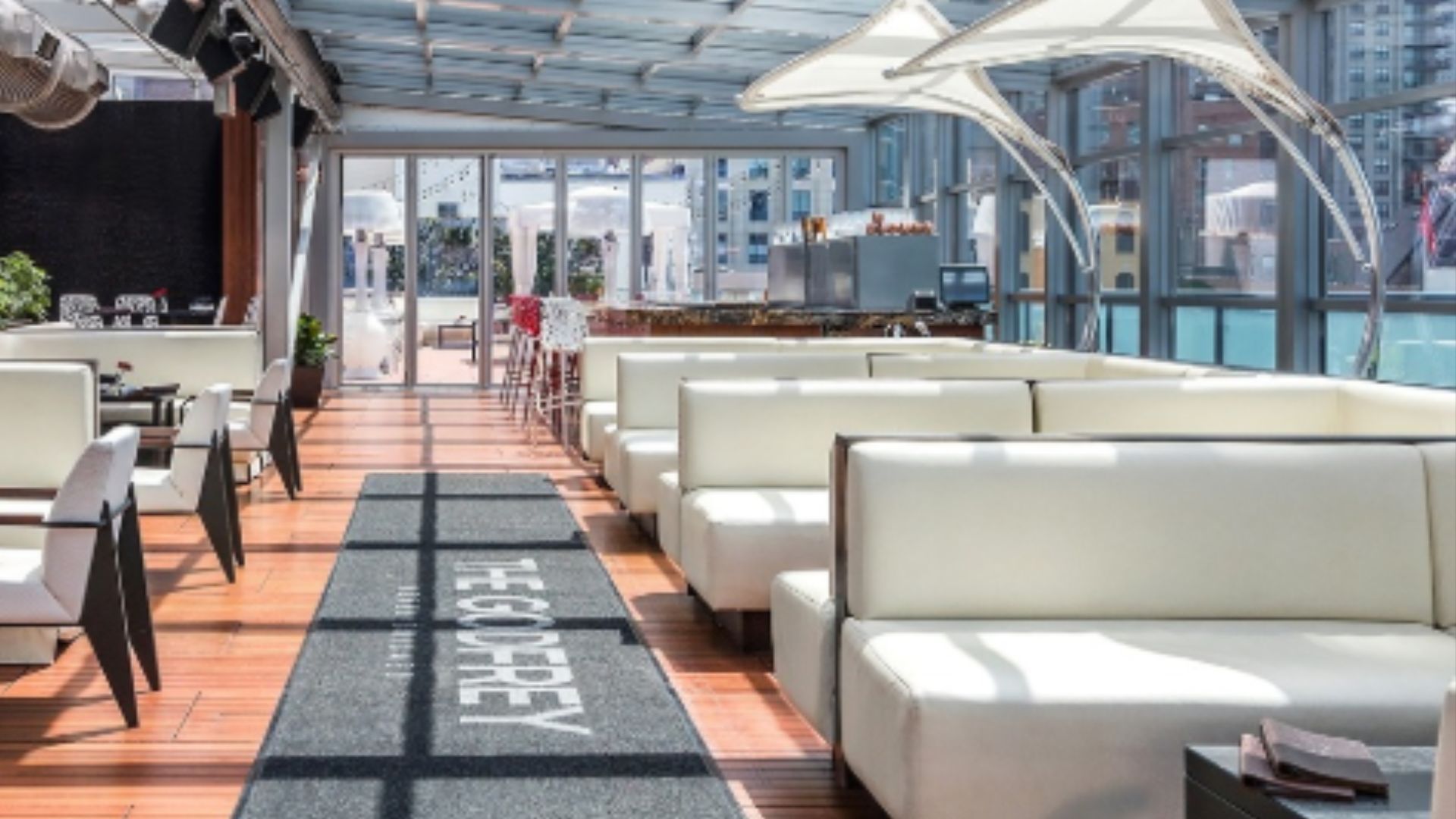 IO Godfrey Rooftop Lounge (Image via Instagram)