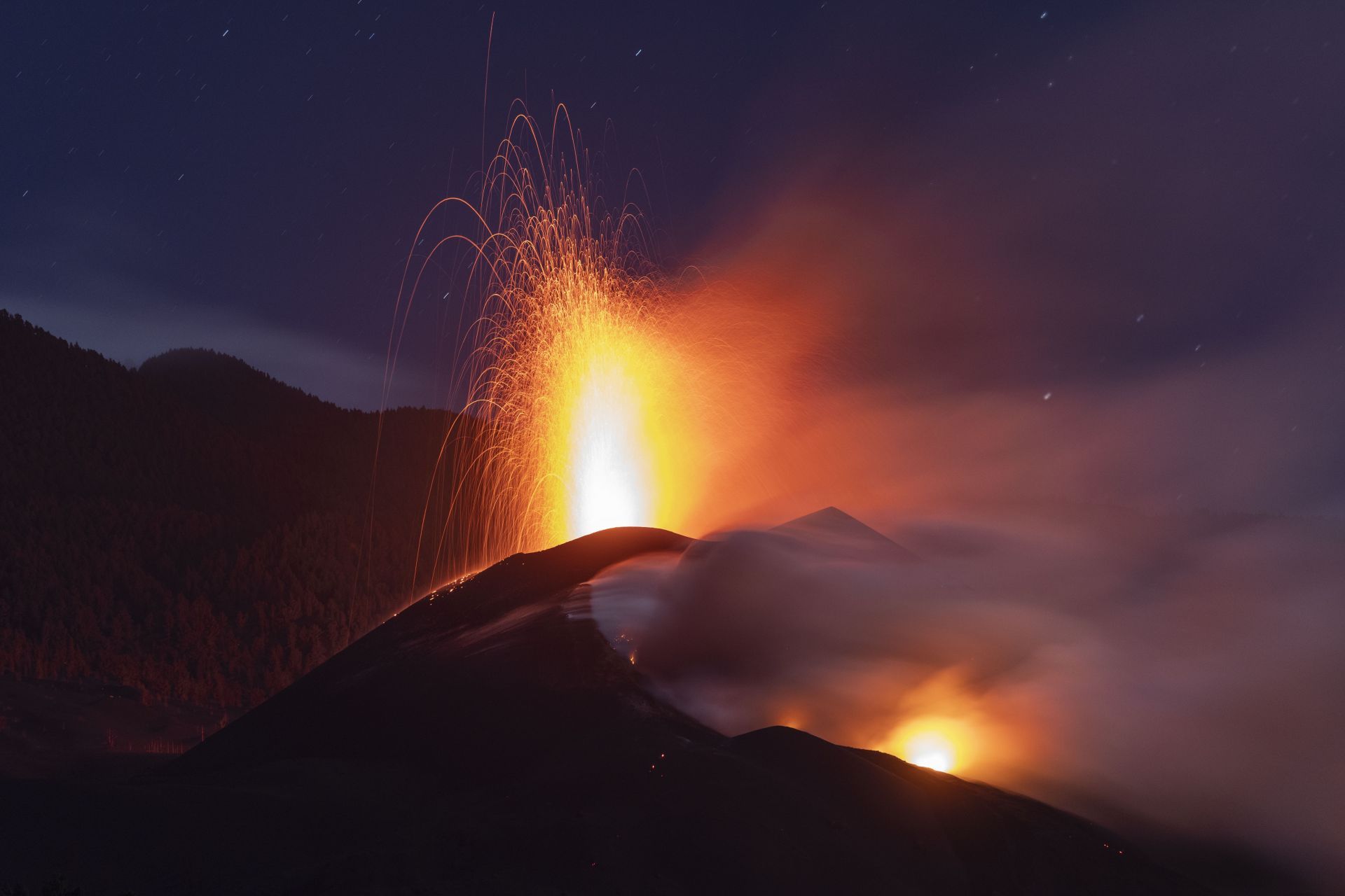 La Palma&#039;s Cumbre Vieja Volcano Continues To Erupt - Source: Getty