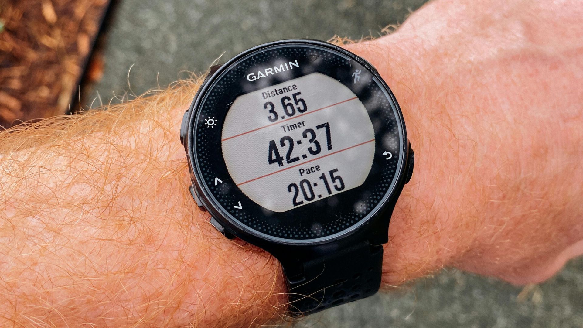 Garmin watch (Image via Pexels / Kelly)