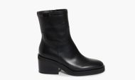 40% off on women's boots (Image via Nordstrom)