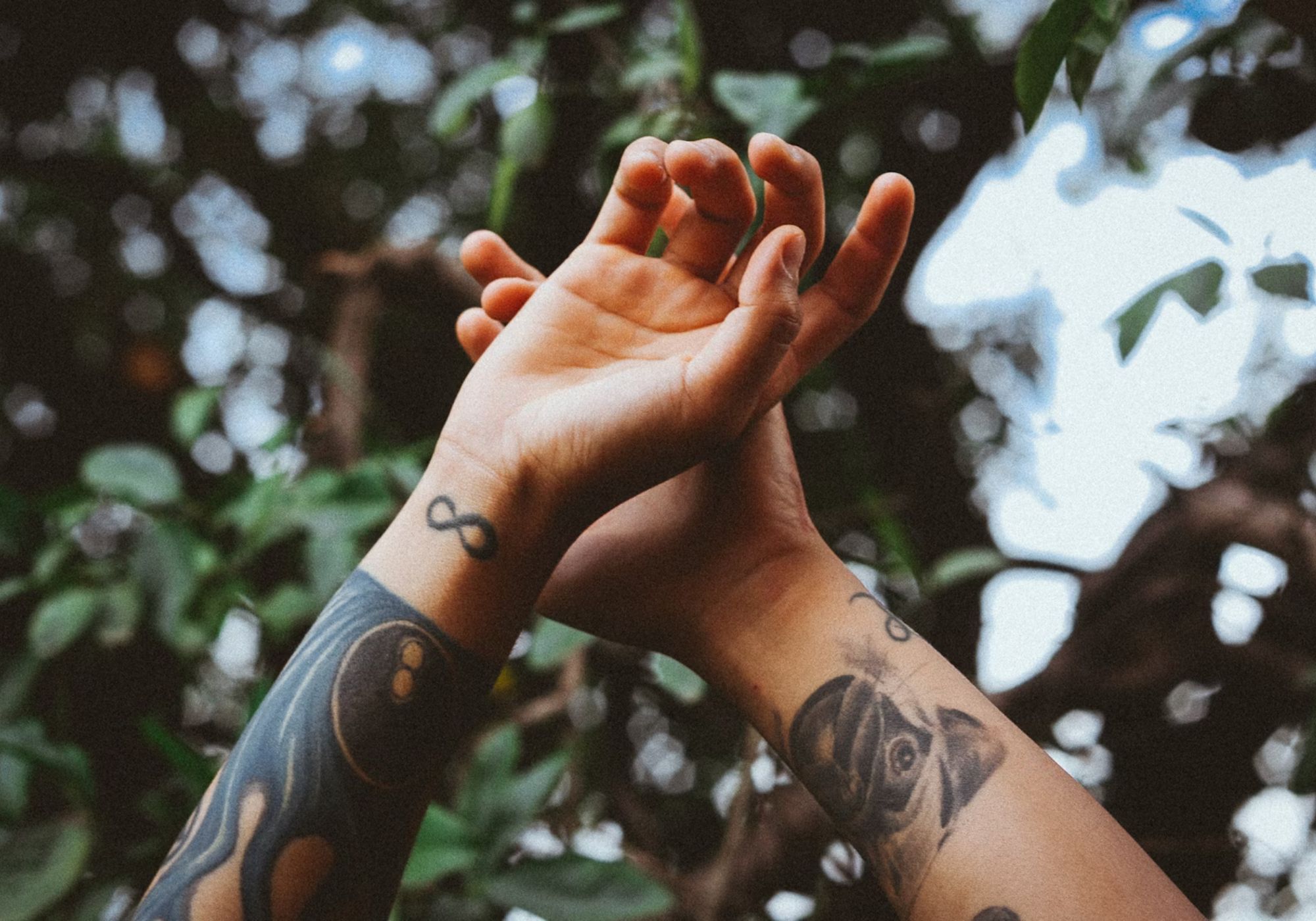 Tattoo inspirations for travelers (Image via Unsplash/ Matheus Ferrero)