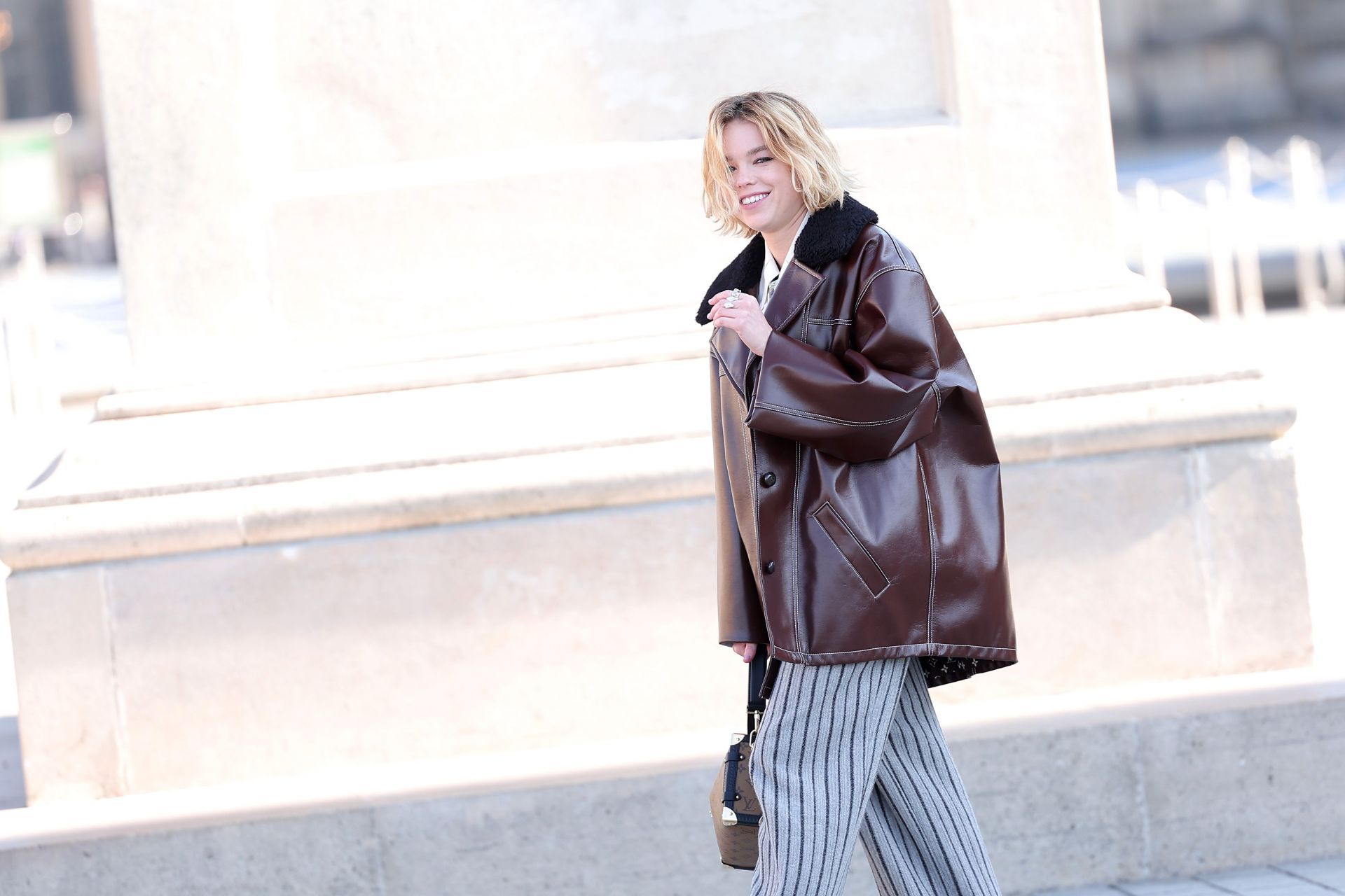 Louis Vuitton: Outside Arrivals - Paris Fashion Week - Womenswear Spring/Summer 2023 - Source: Getty