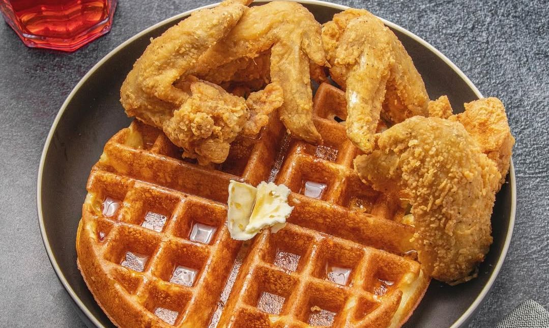 Fried Chicken and Authentic Belgian Waffle from The Busy Bee Cafe. (Image via Instagram/@thebusybeeatl)