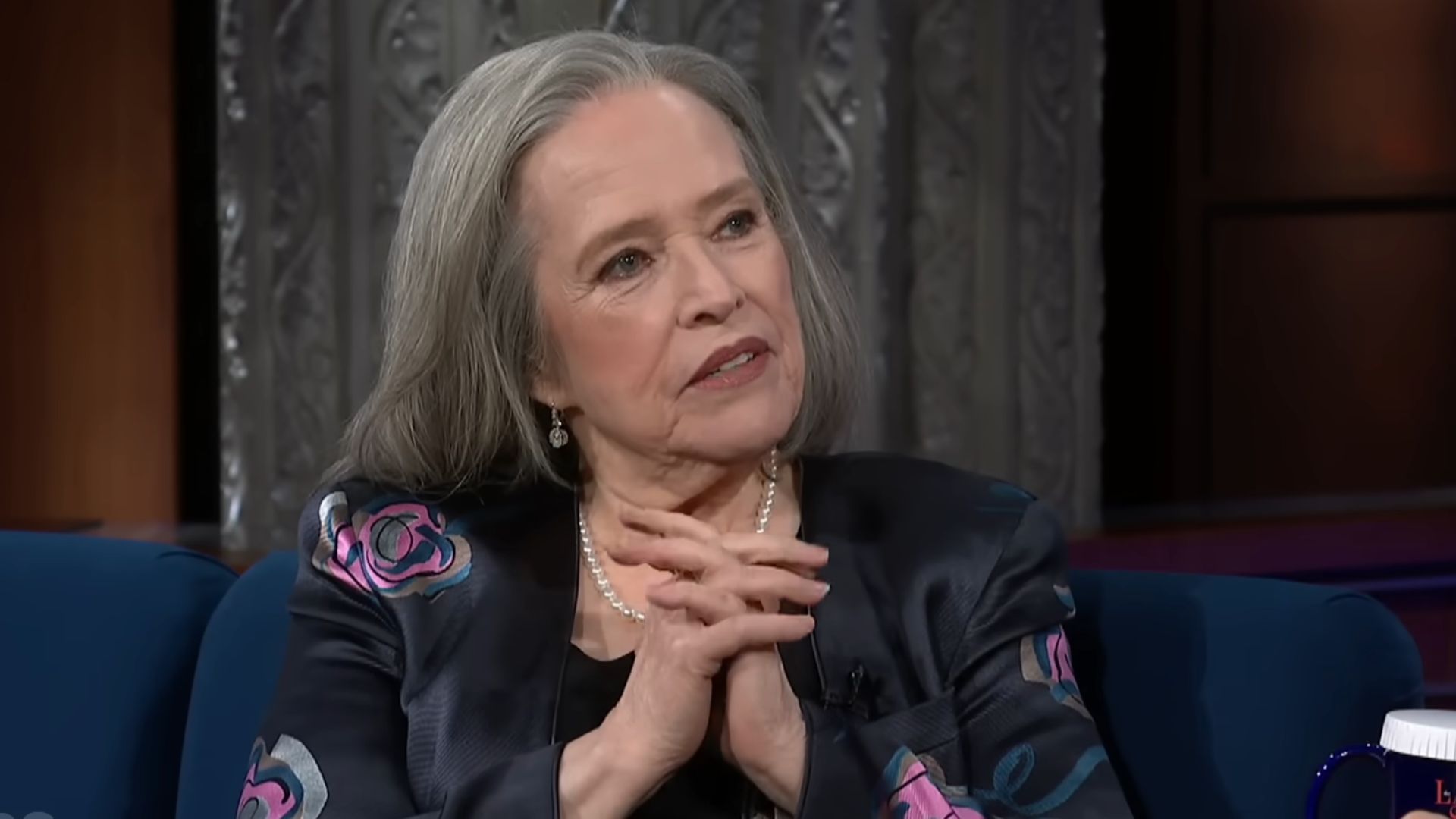 Matlock actress Kathy Bates recently shared a memory with Meryl Streep from Oscars 2003 (Image via YouTube/The Late Show with Stephen Colbert)