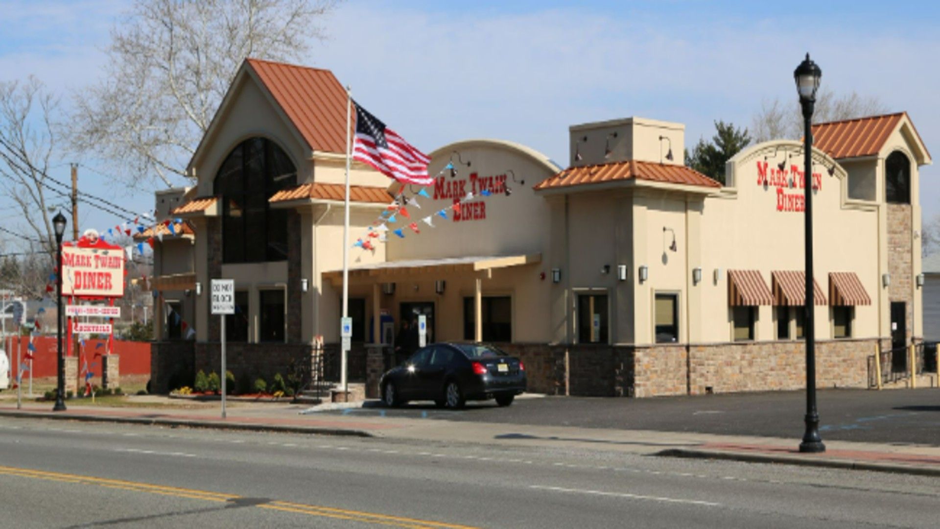 Mark Twain Diner Exterior (Image via Facebook/@Mark Twain Diner &amp; Restaurant)