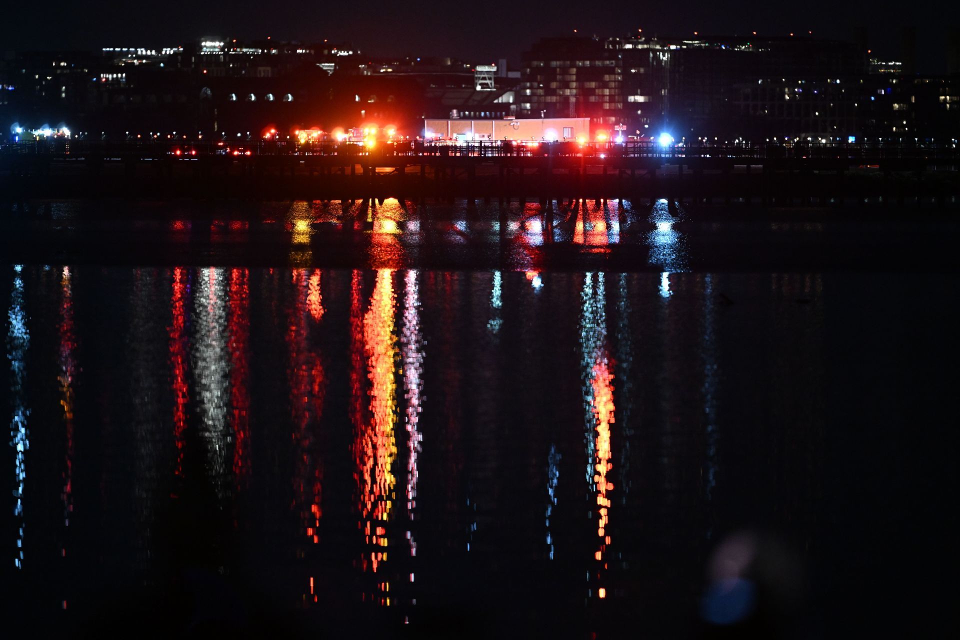 Plane collides with military helicopter in mid-air near US capital - Source: Getty