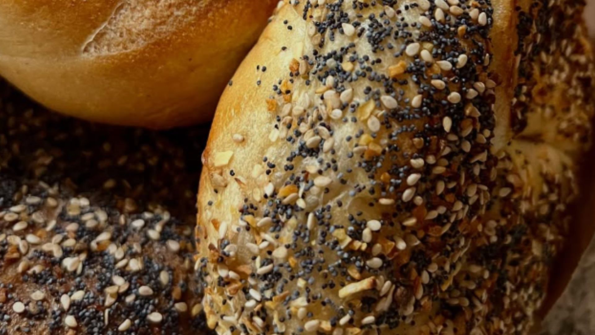 Ess-a-bagel (Image via Instagram)