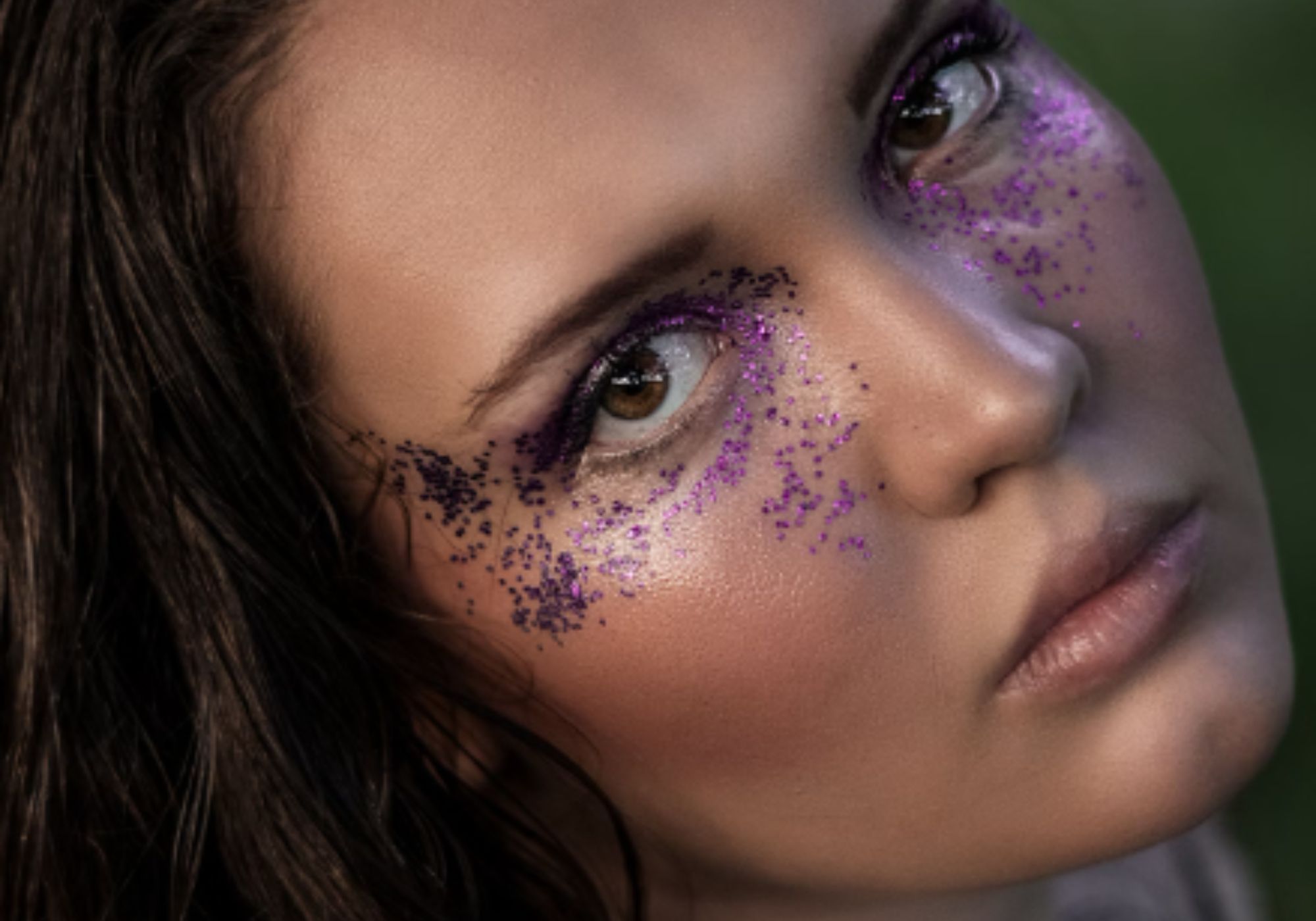 The Glitter Freckles (Image via Unsplash/ Tide_trasher_x)