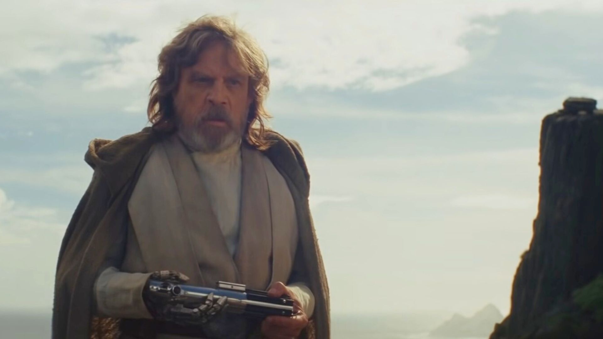 Mark Hamill in Star Wars: The Last Jedi| Image via Walt Disney Pictures