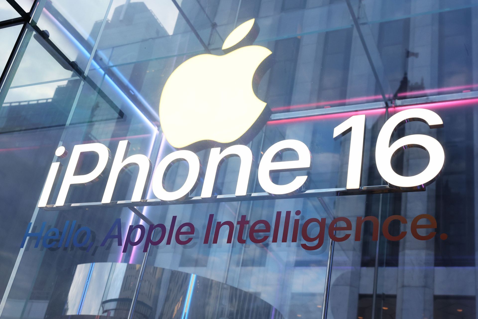 Apple Begins Selling New iPhone 16 At Stores Across The Country - Source: Getty